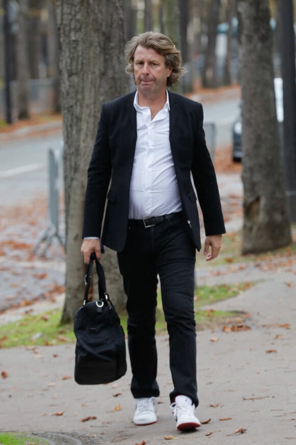 Richard Caillat - Arrivée des personnalités sur l'enregistrement de l'émission "Vivement Dimanche" au Studio Gabriel à Paris. Le 29 septembre 2021. © Christophe Clovis / Bestimage