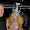 Lady Gaga à Londres, après son concert, se dirige vers le restaurant Mr. Chow, le 27 février 2010