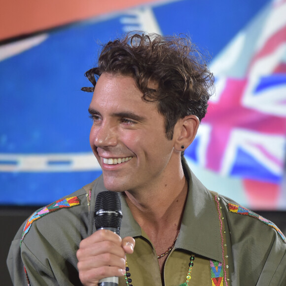 Mika sur le plateau de l'émission "Il tempo delle donne" à Milan. Le 16 septembre 2021.