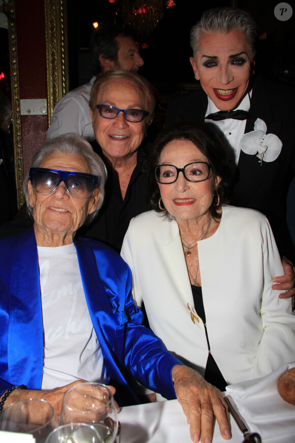 Semi-Exclusif - Michou, Orlando, Nana Mouskouri - Michou fête son 88ème anniversaire dans son cabaret avec ses amis à Paris le 18 juin 2019. © Philippe Baldini/Bestimage