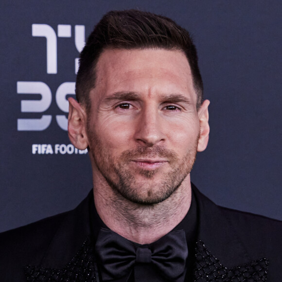 Le PSG a précisé à l'AFP que Christophe Galtier "s'était mal exprimé et que le match contre Clermont serait le dernier de Messi au Parc avec le PSG cette saison"
 
Lionel Messi - Photocall de la cérémonie des Best FIFA Football Awards à la salle Pleyel à Paris le 27 février 2023. © Cyril Moreau / Bestimage