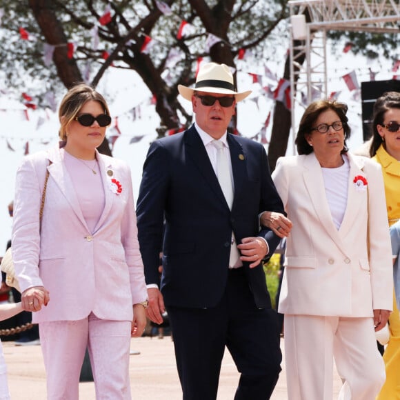 La princesse Gabriella de Monaco, comtesse de Carladès, Camille Gottlieb, Le prince Albert II de Monaco, La princesse Stéphanie de Monaco, Le prince Jacques de Monaco, marquis des Baux, et Pauline Ducruet - "Le rocher en fête" la principauté de Monaco fête le centenaire du prince Rainier III à Monaco, le 31 mai 2023. © Jean-Charles Vinaj/Pool Monaco/Bestimage 