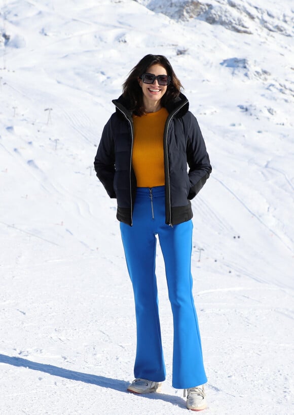 Hélèna Noguerra - Photocall de l'équipe du film "BDE" dans le cadre du 26ème Festival de l'Alpe d'Huez le 21 janvier 2023. © Dominique Jacovides/Bestimage 