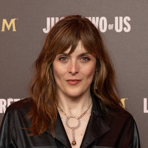 L'actrice et réalisatrice Valérie Donzelli était présente dans les tribunes
 
Valérie Donzelli - Soirée sur la plage Magnum lors du 76ème Festival International du Film de Cannes le 25 mai 2023. © Cannes Magnum/ Jeremy Melloul/Bestimage