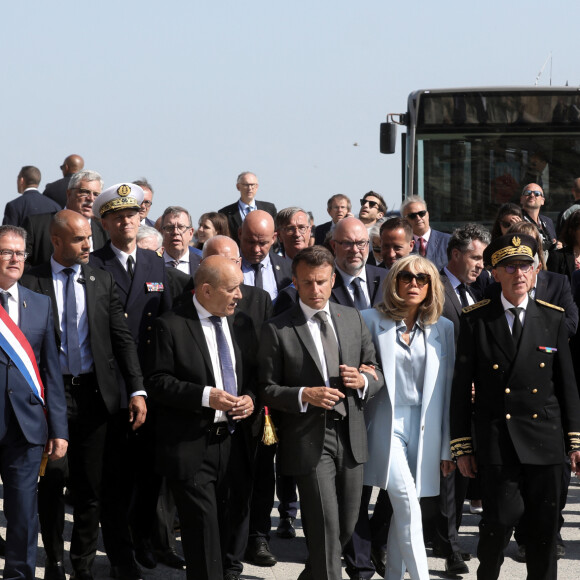 Emmanuel et Brigitte Macron se rendent au Mont Saint-Michel, le 5 juin 2023, à l'occasion de la célébration du millénaire de l'église abbatiale. © Stéphane Lemouton / Bestimage