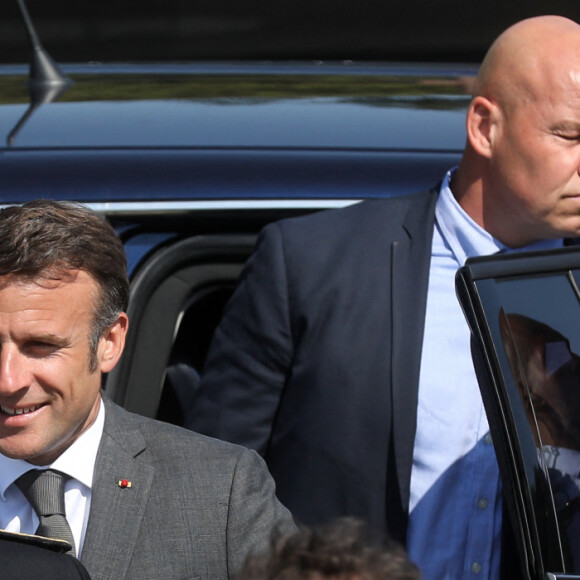 Emmanuel et Brigitte Macron se rendent au Mont Saint-Michel, le 5 juin 2023, à l'occasion de la célébration du millénaire de l'église abbatiale. © Stéphane Lemouton / Bestimage