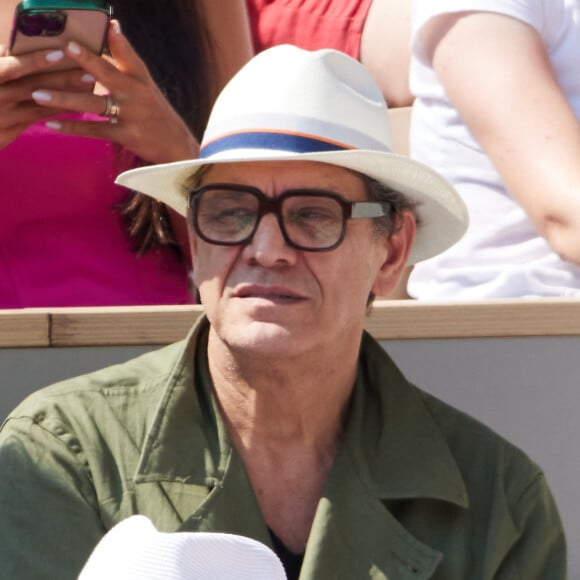 Marc Lavoine en tribunes lors des Internationaux de France de tennis de Roland Garros 2023, à Paris, France, le 6 juin 2023. © Jacovides-Moreau/Bestimage