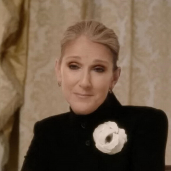 Atteinte du Syndrome de la personne raide, la chanteuse doit faire une croix sur sa tournée, son Courage Tour.
Bande-annonce du film "Love Again" avec Celine Dion, Priynaka Chopra et Nick Jonas.