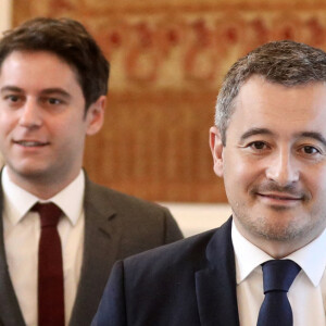 Le ministre de l'Intérieur et de l'outre-mer, Gérald Darmanin et le ministre délégué aux Comptes publics, Gabriel Attal - Conférence de presse de présentation du bilan 2022 de la lutte contre les drogues, au ministère de l'intérieur, Paris, le 1er mars 2023 © Stéphane Lemouton / Bestimage