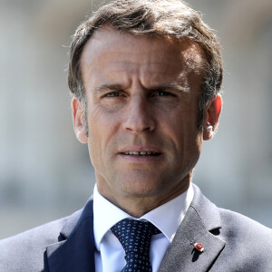 Le président de la république, Emmanuel Macron accompagné de la première dame, Brigitte Macron et Sergio Mattarella, président de la République italienne et sa fille visitent le Musée du Louvre à l'occasion de l'inauguration de l'exposition "Naples à Paris". Le 7 juin 2023 © Stéphane Lemouton / Bestimage 