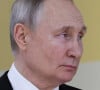 En effet, elle l'accuse de vouloir la faire arrêter grâce à ses connexions puissantes avec Vladimir Poutine.
Vladimir Poutine (président de la Fédération de Russie) en visite au centre de réadaptation pour enfants à Podolsk, le 1er juin 2023. 