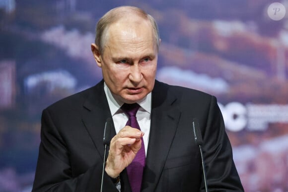 Le président russe Vladimir Poutine assiste à une session plénière du 2ème Forum économique eurasien à Moscou, Russie, le 24 mai 2023. © Mikhail Tereshchenko/Tass/Bestimage 