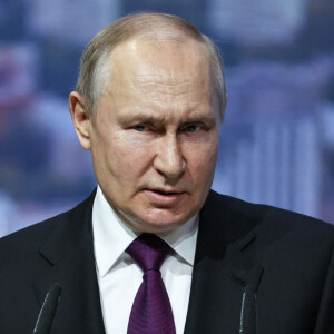 Le président russe Vladimir Poutine assiste à une session plénière du 2ème Forum économique eurasien à Moscou, Russie, le 24 mai 2023. © Mikhail Tereshchenko/Tass/Bestimage 