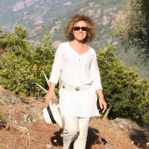 Une passion pour l'Ile de Beauté qui remonte aux années 1970.
Mireille Dumas, à Porto, en Corse, en 2007. Photo by Max Colin/ABACAPRESS.COM