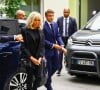 Comme annoncé par l'Elysée, Emmanuel Macron s'est rendu au CHU de Grenoble, avec son épouse Brigitte Macron.
Le président Emmanuel Macron et sa femme Brigitte arrivent au CHU de Grenoble pour rencontrer les familles et les victimes de l'attaque de Annecy. © Benoit Lagneux / Pool / Bestimage