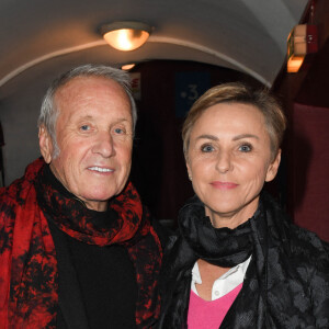 Yves Rénier et sa femme Karin - Représentation du spectacle de Vincent Moscato "Complètement Jojo" au théâtre du Gymnase. Paris, le 10 avril 2019. © Guirec Coadic/Bestimage