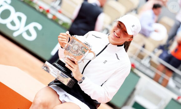 Victoire de la Polonaise Iga Swiatek contre la Tchèque Karolina Muchova (6-2, 5-7, 6-4) en finale des Internationaux de France de tennis de Roland Garros 2023 à Paris le 10 juin 2023. © Jacovides-Moreau/Bestimage 