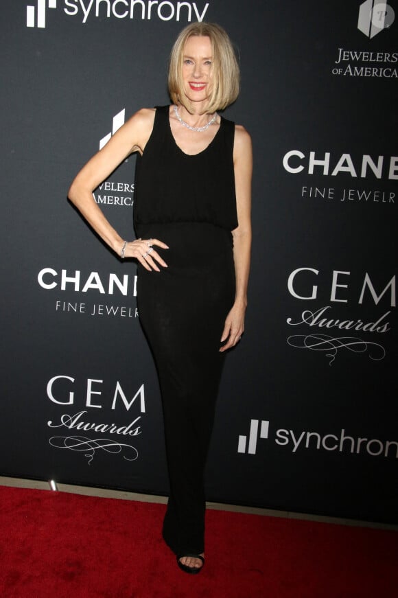 Naomi Watts est une femme mariée
Naomi Watts au photocall du gala des "21ème GEM Awards" à Los Angeles