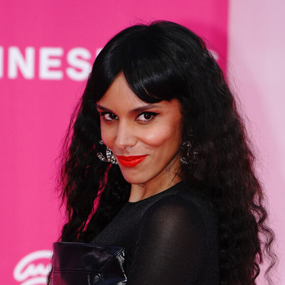 Shy'm (Tamara Marthe) - Photocall lors de la 5ème saison du festival International des Séries "Canneseries" à Cannes le 4 avril 2022. © Norbert Scanella / Panoramic / Bestimage 