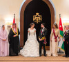 Mais aussi d'Hussein, leur fils aîné, récemment marié avec Rajwa.
Les parents de la mariée, le prince Hussein de Jordanie, Rajwa al Saif, la reine Rania et le roi Abdallah II de Jordanie - Les familles royales au mariage du prince Hussein de Jordanie et de Rajwa al Saif, au palais Zahran à Amman (Jordanie), le 1er juin 2023. 