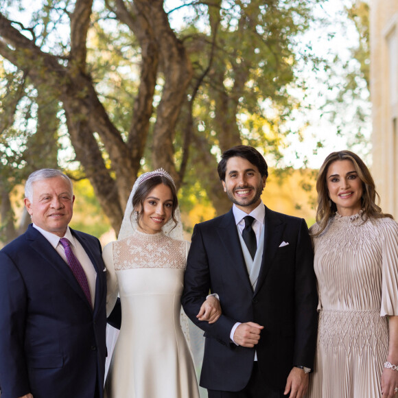 La roi Abdallah de jordanie et sa fille la princesse Iman de Jordanie, Jameel Alexander Thermiotis, la reine Rania de Jordanie - Mariage de la princesse Iman de Jordanie avec Jameel Alexander Thermiotis au palais Beit al-Urdon à Amman en Jordanie le 12 mars 2023. 