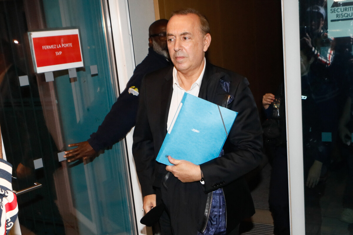 Photo L'animateur JeanMarc Morandini sort du tribunal après son