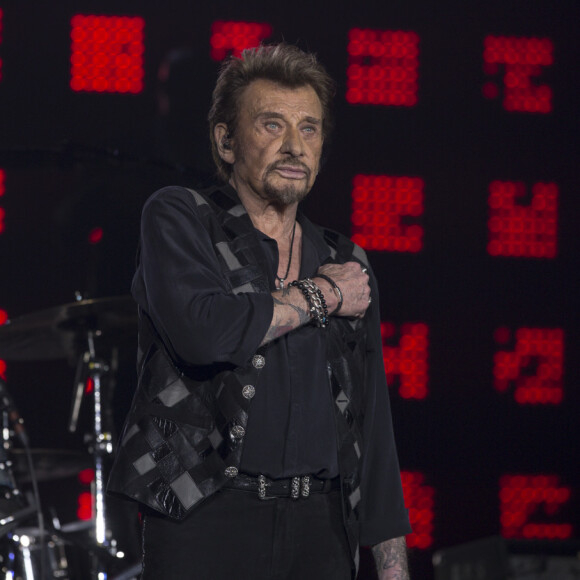 Exclusif - Johnny Hallyday en concert au POPB AccorHotels Arena à Paris. Le 27 novembre 2015 © Dimitri Coste / Bestimage 
