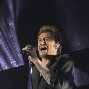 Exclusif - Johnny Hallyday en concert au POPB AccorHotels Arena à Paris. Le 27 novembre 2015 © Dimitri Coste / Bestimage 