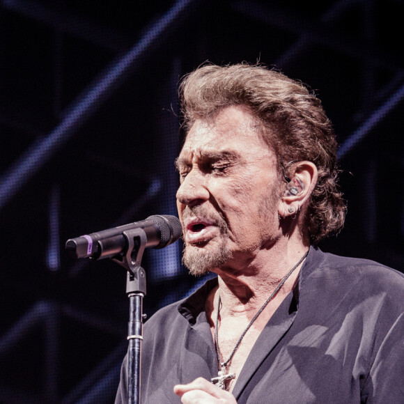 Exclusif - Johnny Hallyday en concert au POPB AccorHotels Arena à Paris. Le 27 novembre 2015 © Wino / Bestimage 