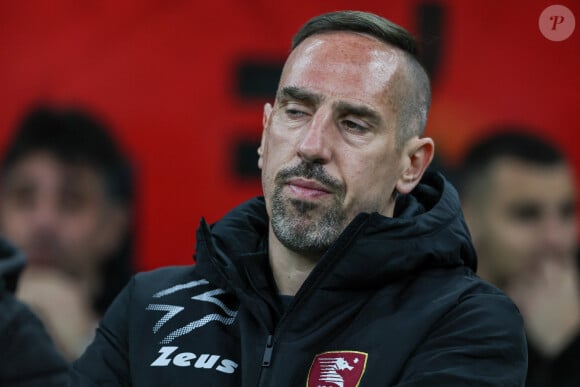 Franck Ribery, coach adjoint de la US Salernitana 1919 lors du match de football Serie A 2022/23 opposant l'AC Milan à l'US Salernitana 1919 au stade San Siro à Milan, Italie, le 13 mars 2023. le match s'est terminé par un match nul 1-1. © Fabrizio Carabelli/LPS/Zuma Press/Bestimage