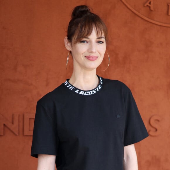 Louise Bourgoin est passionnée de dessins
Louise Bourgoin - Célébrités au Village lors des Internationaux de France de tennis de Roland Garros à Paris. © Jacovides-Moreau/Bestimage 