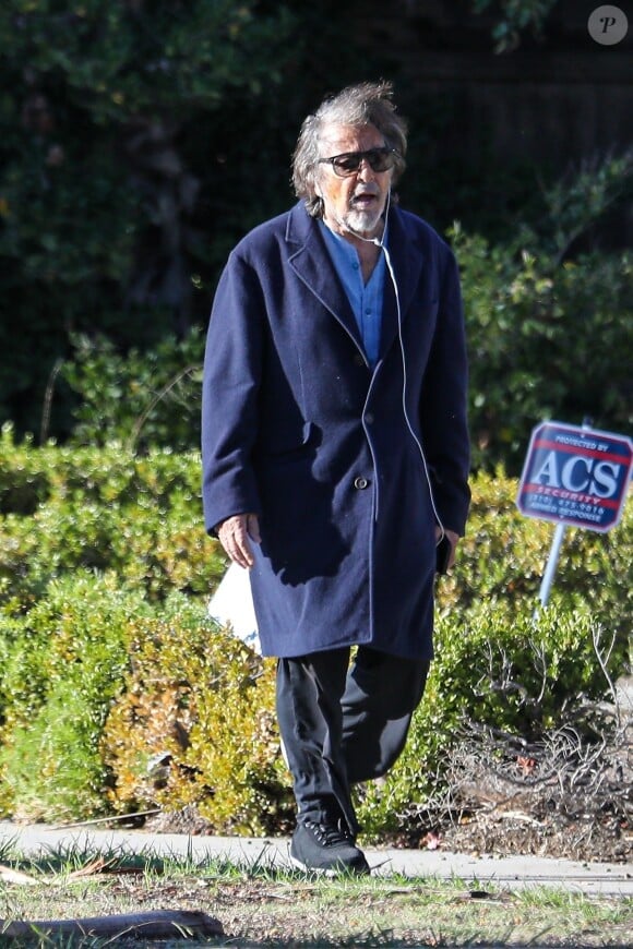 Exclusif - Al Pacino se promène dans les rues de Los Angeles le 2 novembre 2022. 