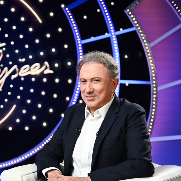 Exclusif - Michel Drucker lors de l'enregistrement de l'émission "Il était une fois "Champs-Elysées" au studio Gabriel, diffusée sur France 3 les 21 et 28 Décembre 2022. Paris. Le 5 décembre 2022. © Guillaume Gaffiot / Bestimage