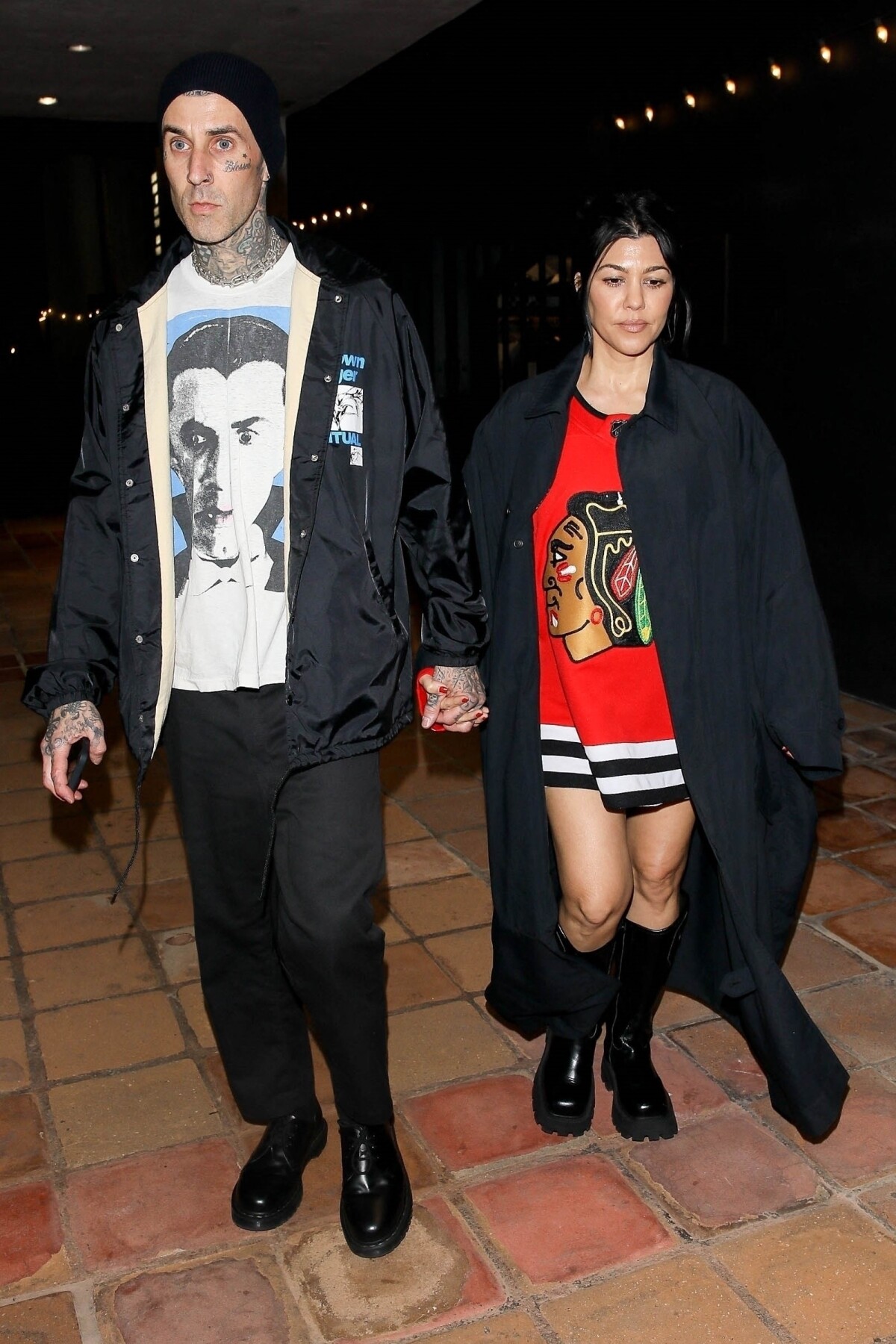 Photo : Exclusif - Kourtney Kardashian et son mari Travis Barker dînent