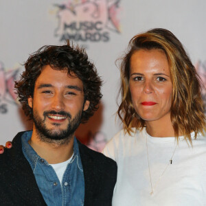 Jeremy Frerot et Laure Manaudou aux NRJ Music Awards à Cannes le 7 novembre 2015.