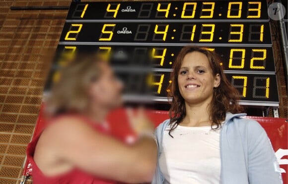 Durant plusieurs années, Laure Manaudou a été très proche de cet homme, jusqu'à s'en séparer.
Laure Manaudou et Philippe Lucas lors des championnats de France de natation à Tours.