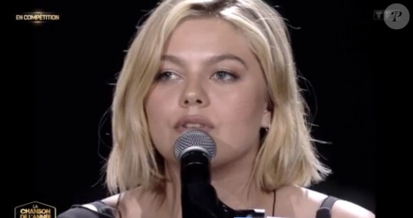 Louane victime d'un problème technique dans l'émission "La chanson de l'année" sur TF1. Le 17 juin 2023.