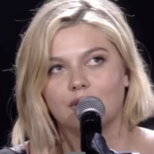 C'est la quatrième fois que le chanteur offre, au peuple français, la chanson de l'année.
Louane victime d'un problème technique dans l'émission "La chanson de l'année" sur TF1. Le 17 juin 2023.