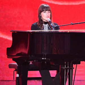 Exclusif - Juliette Armanet - Enregistrement de l'émission "La chanson de l'année" dans les Arènes de Nîmes, diffusée le 17 juin sur TF1. © Bruno Bebert-Christophe Clovis / Bestimage