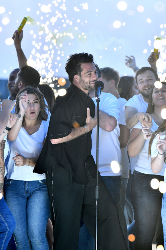 Exclusif - Amir Haddad - Enregistrement de l'émission "La chanson de l'année" dans les Arènes de Nîmes, présentée par N.Aliagas et diffusée le 17 juin sur TF1 © Bruno Bebert-Christophe Clovis / Bestimage 