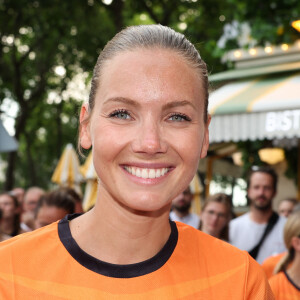 L'ancienne Miss France Amandine Petit.
Amandine Petit (Miss France 2021) lors du marathon Orange Night Run, une boucle de 5,274 km le long des quais de Seine, pour tenter de remporter l'un des 1000 dossards pour le Marathon Pour Tous des Jeux Olympiques de Paris 2024, à Paris, France, le 17 juin 2023. © Jeremy Melloul/Bestimage