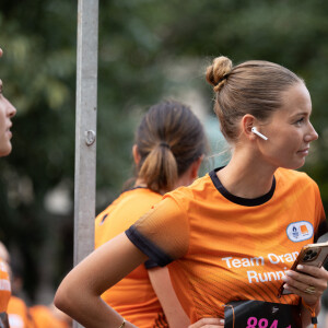 Amandine Petit (Miss France 2021) lors du marathon Orange Night Run, une boucle de 5,274 km le long des quais de Seine, pour tenter de remporter l'un des 1000 dossards pour le Marathon Pour Tous des Jeux Olympiques de Paris 2024, à Paris, France, le 17 juin 2023. © Jeremy Melloul/Bestimage