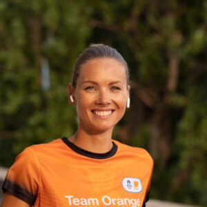 Amandine Petit (Miss France 2021) lors du marathon Orange Night Run, une boucle de 5,274 km le long des quais de Seine, pour tenter de remporter l'un des 1000 dossards pour le Marathon Pour Tous des Jeux Olympiques de Paris 2024, à Paris, France, le 17 juin 2023. © Jeremy Melloul/Bestimage