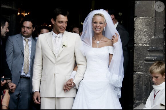 C'est en 2006 que les amoureux s'étaient dit oui.
Mariage d'Elodie Gossuin et Bertrand Lacherie dans l'église de Compiègne le 1er juillet 2006.