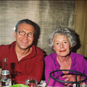 Laurent Ruquier et Claude Sarraute à la soirée Motorola au Nobu le 6 juin 2002.