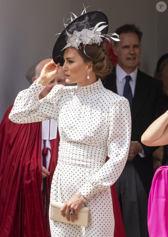 Après une première tenue déjà réussie pour l'Ordre de la Jarretière. 
Catherine (Kate) Middleton, princesse de Galles, lors du service annuel de l'ordre de la jarretière à la chapelle St George du château de Windsor, le 19 juin 2023. 