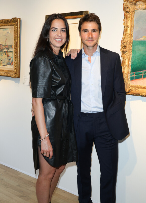 Anouchka Delon et son mari Julien Dereims - Conférence de presse pour la vente de la collection Alain Delon chez Bonhams Cornette de Saint Cyr à Paris le 19 juin 2023. © Coadic Guirec/Bestimage 