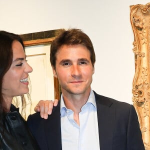 Anouchka Delon et son mari Julien Dereims - Conférence de presse pour la vente de la collection Alain Delon chez Bonhams Cornette de Saint Cyr à Paris le 19 juin 2023. © Coadic Guirec/Bestimage 