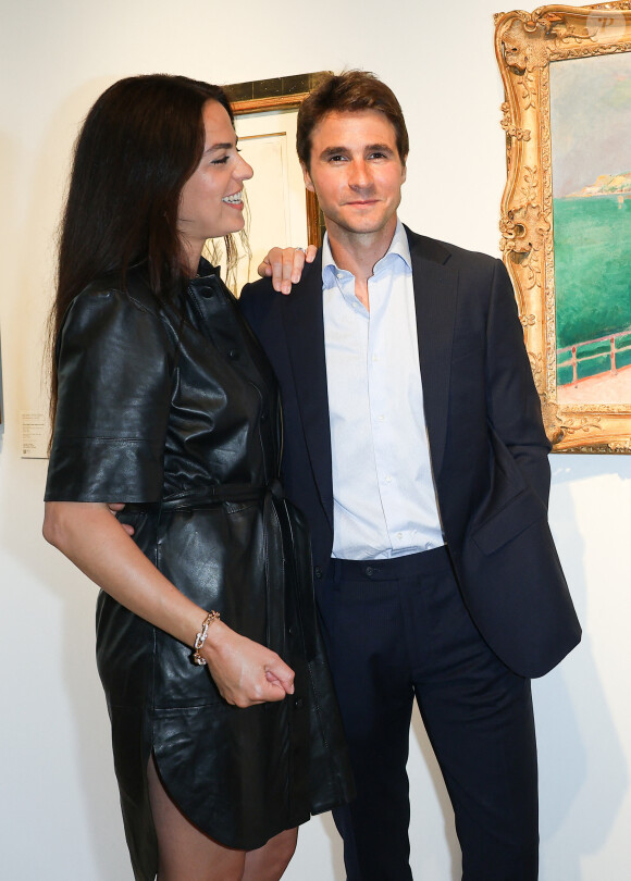 Anouchka Delon et son mari Julien Dereims - Conférence de presse pour la vente de la collection Alain Delon chez Bonhams Cornette de Saint Cyr à Paris le 19 juin 2023. © Coadic Guirec/Bestimage 