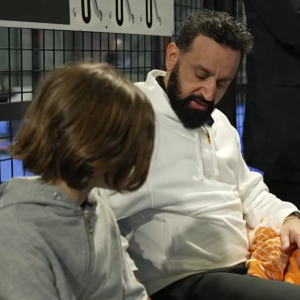 Cyril Hanouna et son fils Lino, extrait de l'émisison "Objectif Top 100".